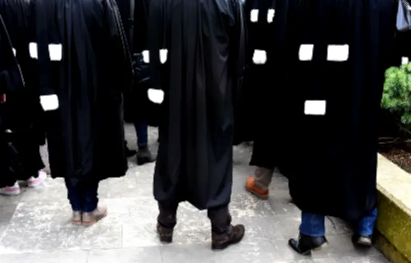 Avocats contre Darmanin : la réforme de la justice criminelle enflamme la profession