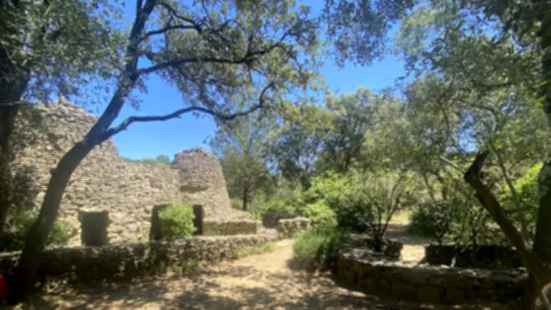 Avril en balade : randonnées poétiques sur les traces de Raymond Queneau dans le Gard