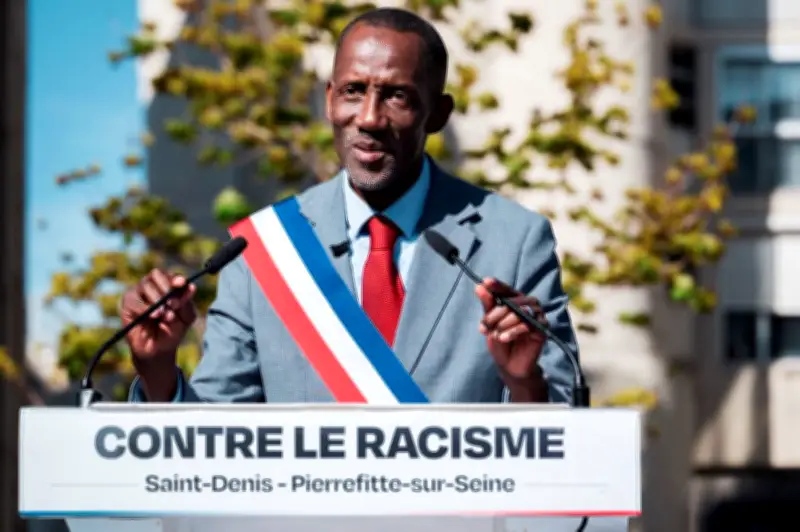 Bally Bagayoko, maire de Saint-Denis, galvanise la gauche radicale lors d'un rassemblement politique