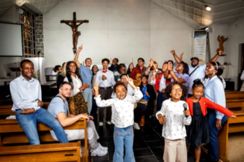 Baptêmes d'adultes en forte hausse en France : un catholicisme d'adhésion qui émerge