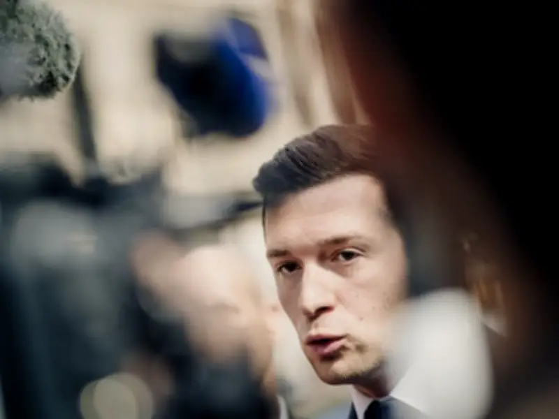 Bardella, garant des institutions, doute de la justice française