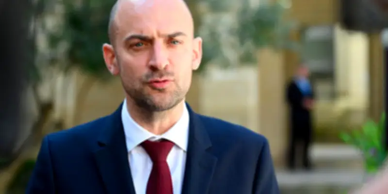 Barrot au Togo : Paris surveille le rapprochement avec Moscou