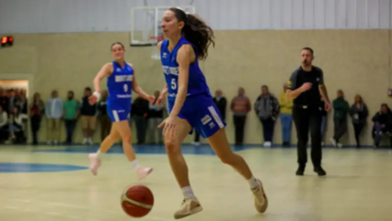 Basket Landes Espoirs vise la première place face à l'Étoile Sportive Gimontoise