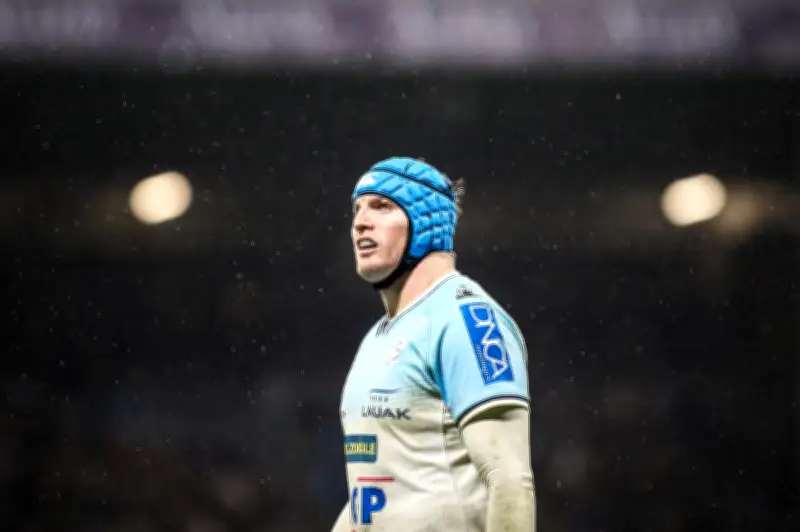 Bayonne sombre face à Pau : une défaite historique et humiliante pour le club