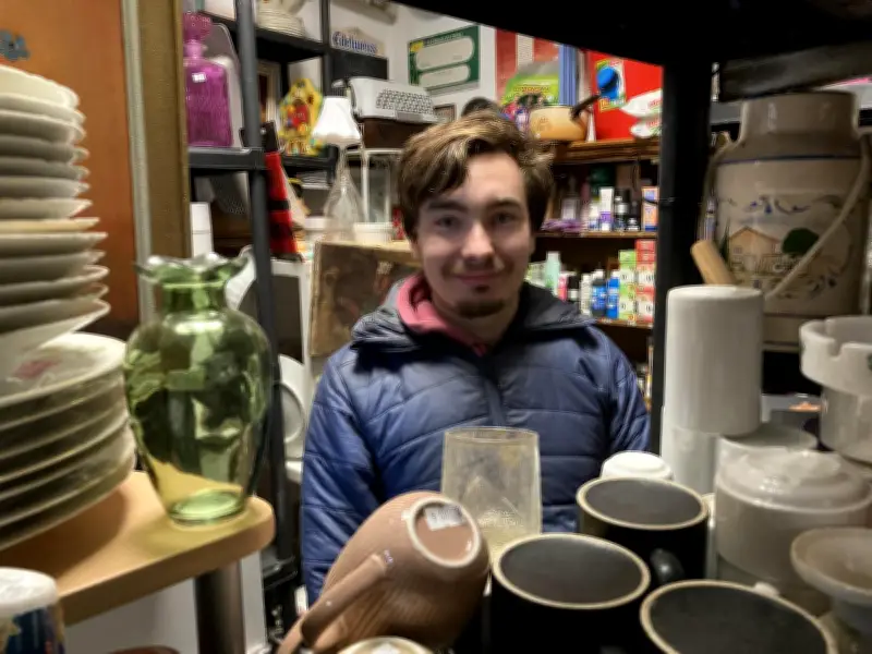Benjamin le Brocanteur ouvre son premier magasin à Périgueux pour renouer avec le contact client
