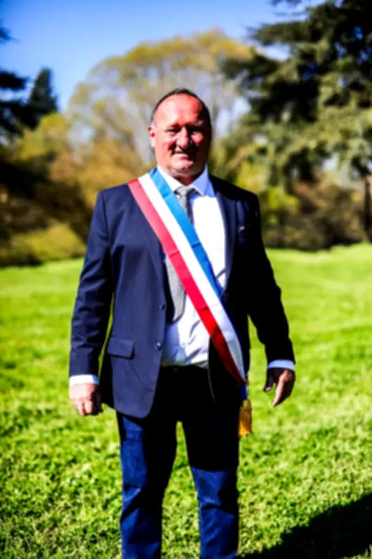 Bernard Crouzet élu maire du Bugue : un parcours d'agriculteur à entrepreneur puis élu