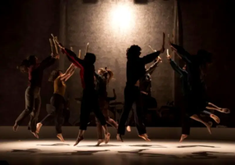 Bezperan : un rituel funéraire basque réinventé en spectacle collectif