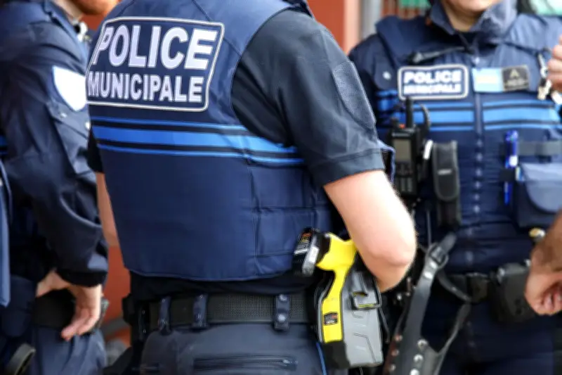 Bègles : les policiers municipaux bientôt équipés de tasers