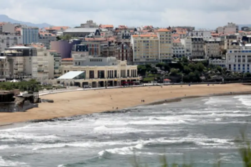 Biarritz : une exposition photo aérienne retrace 72 ans d'évolution urbaine