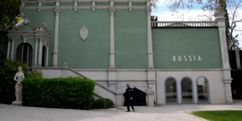 Biennale de Venise : le jury démissionne après la polémique russe