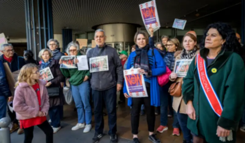 Blanquefort : une centaine de manifestants contre l'usine de batteries au cobalt et nickel