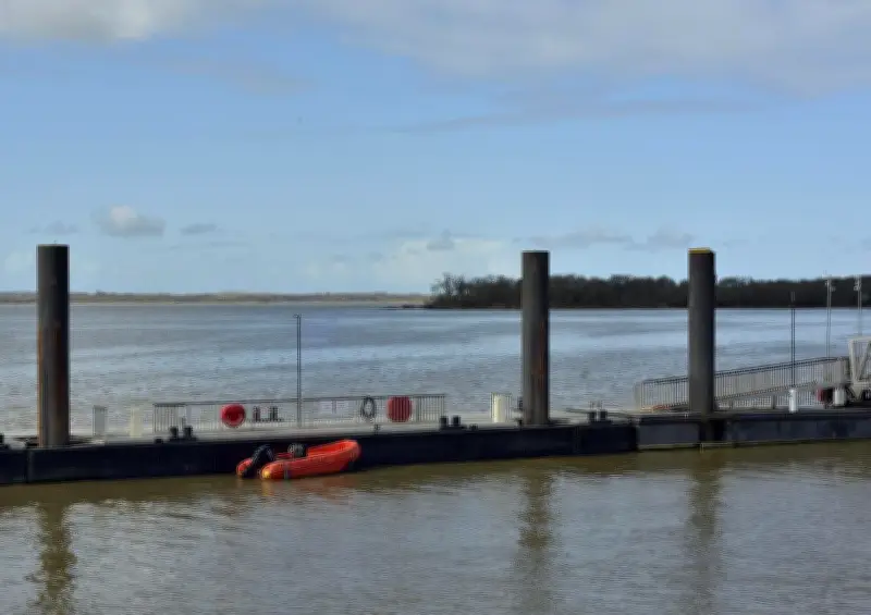 Blaye : le ponton de la halte nautique restauré après les tempêtes de février