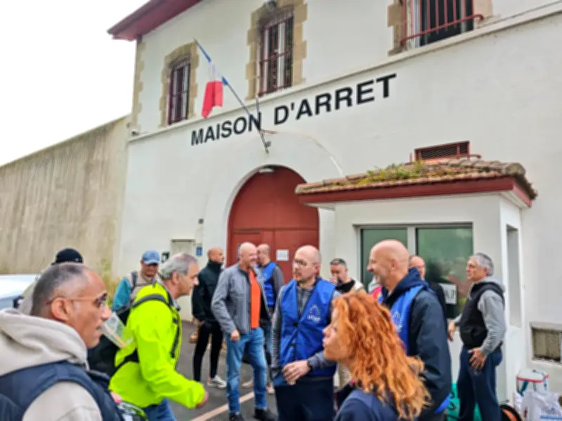 Blocage à la prison de Bayonne : des surveillants en colère