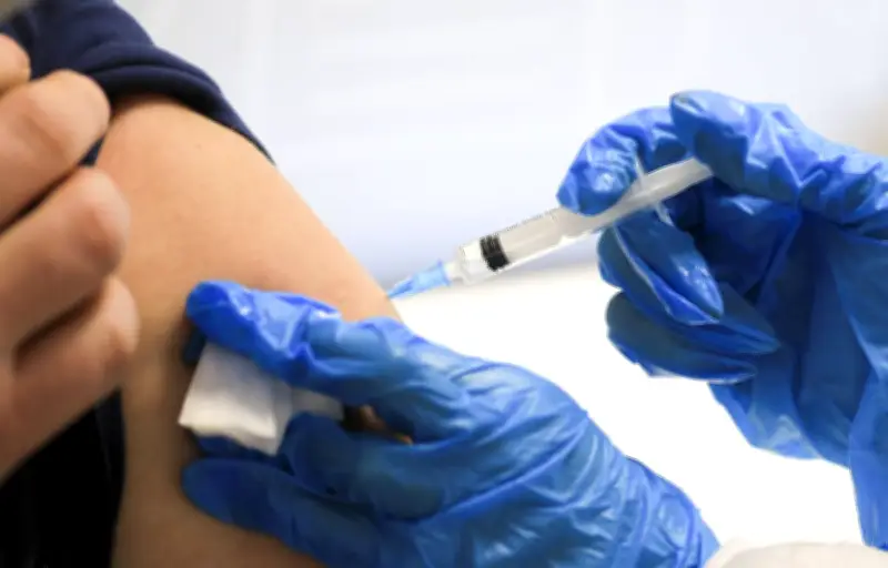 Blocus d'Ormuz : la pénurie de plastique médical menace les hôpitaux français