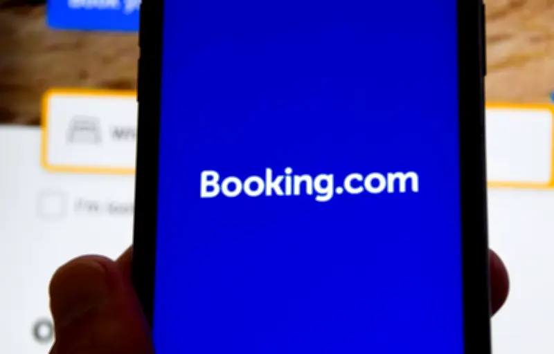 Booking.com ciblé par des escrocs : comment éviter les arnaques aux réservations