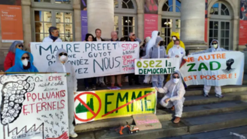 Bordeaux : des écologistes mobilisés contre un projet d'usine Seveso en bord de Garonne