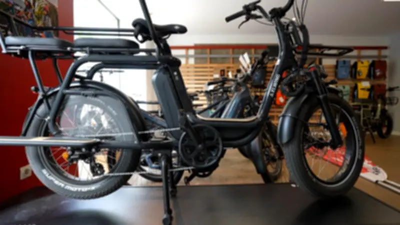 Bordeaux : le maire Thomas Cazenave durcit la lutte contre les vélos électriques débridés