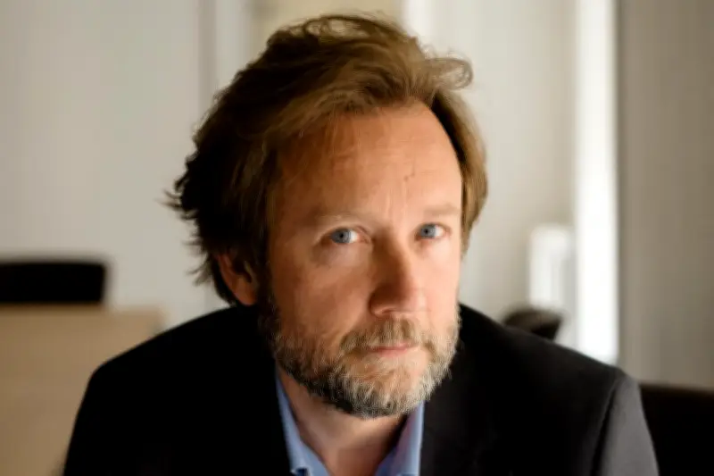 Boris Vallaud défend la « démarchandisation » pour refonder la gauche avant 2027