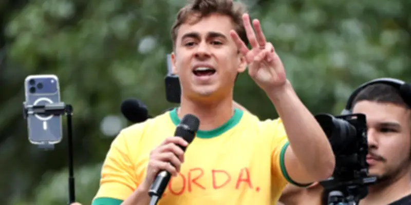 Brésil : les jeunes se détournent de Lula, Flavio Bolsonaro gagne du terrain