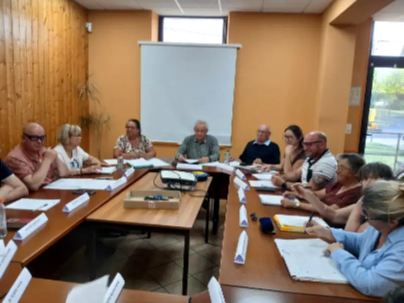 Budget 2025 à Les Peintures : stabilité fiscale et tensions politiques