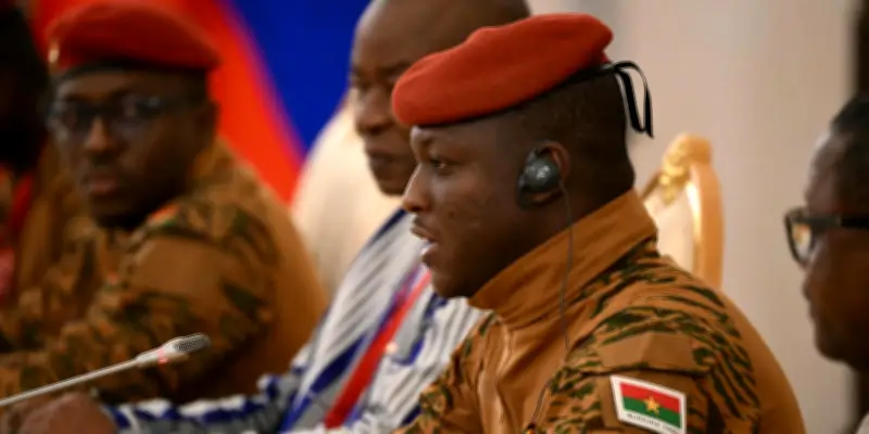 Burkina Faso : la junte suspend près de 360 associations, accusées de menaces