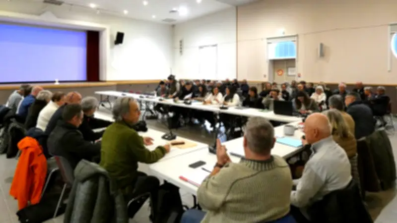 Calvisson : Un conseil municipal apaisé marqué par le dialogue et le rapprochement