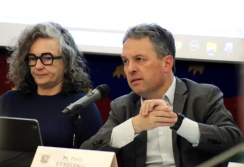 Cambo-les-Bains : Le budget prudent d'Etxeleku crée la polémique avec l'opposition