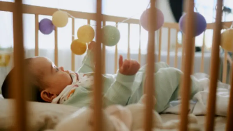 Cannabis dans la chambre d'un bébé : la mère mord un policier lors de son interpellation