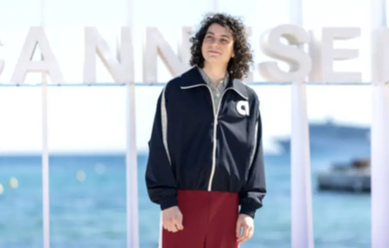 Canneseries : stars et pétanque sur la Croisette pour un moment de légèreté