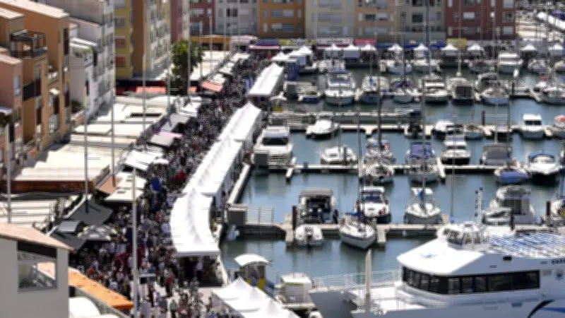 Cap d'Agde : la difficile cohabitation entre riverains et bars dansants
