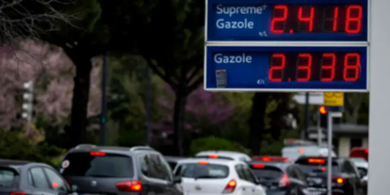Carburants en hausse : l'État débloque un prêt flash à 3,80 % pour les petites entreprises