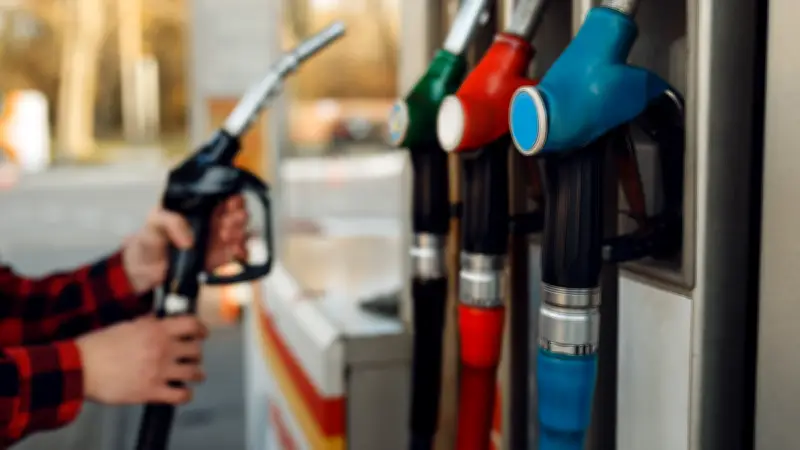 Carburants : les marges des distributeurs explosent, le gouvernement dénonce des abus