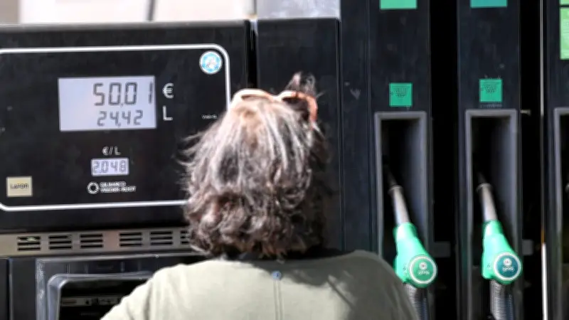 Carburants : pourquoi les prix baissent plus lentement qu'ils ne montent ?