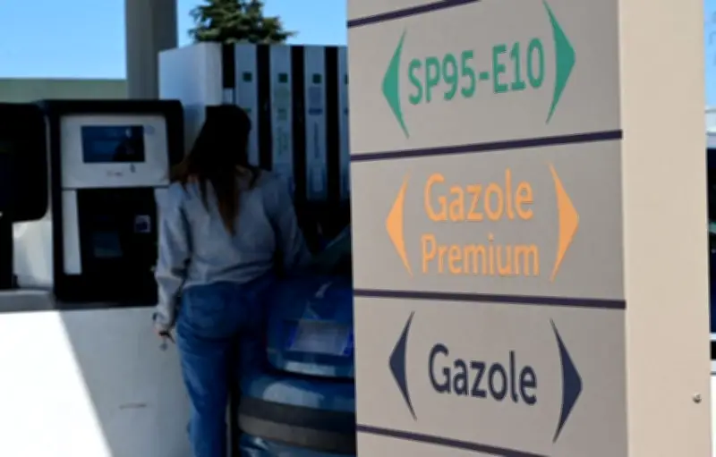 Carburants : une baisse des prix à la pompe est-elle vraiment imminente ?