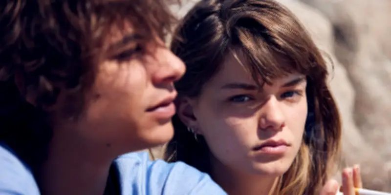 Carla Simón explore la mémoire fragmentée dans 'Romería', un voyage intime au cœur de l'identité