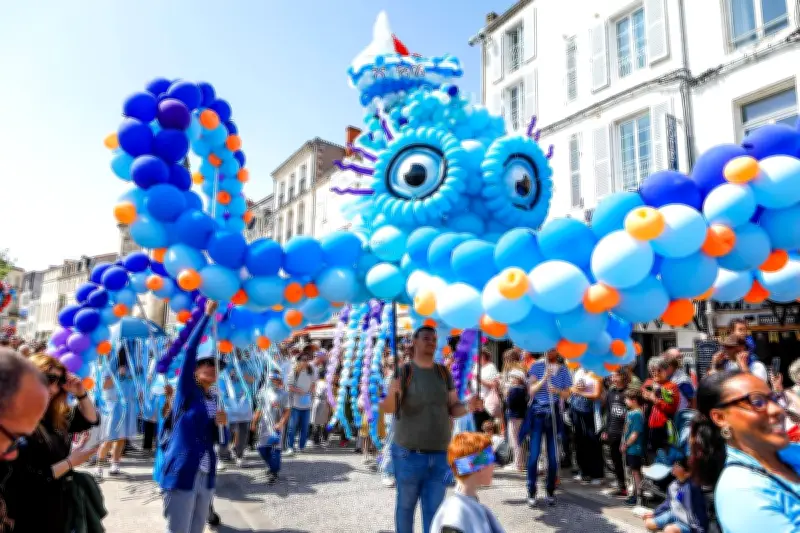 Carnaval de La Rochelle : des centaines d'enfants défilent sur le thème marin