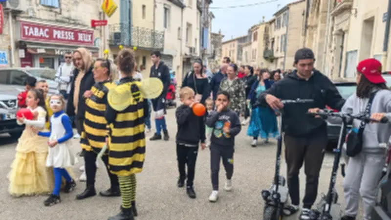 Carnaval de l'APE : un défilé printanier festif dans le village et au stade
