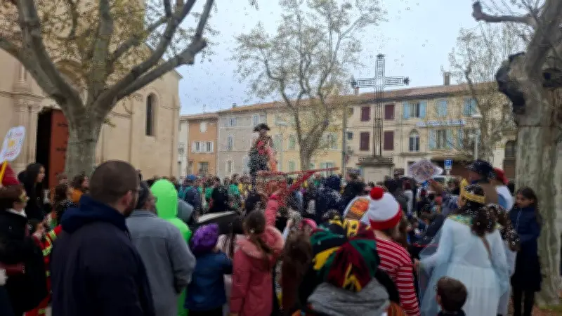 Carnaval de Manduel : 400 participants célèbrent sous une pluie de confettis