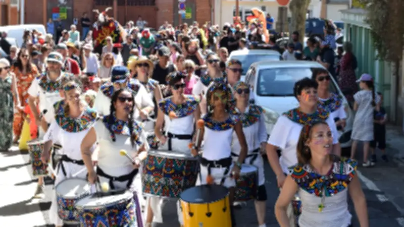Carnaval de Paulhan : costumes et défilés illuminent les rues du village