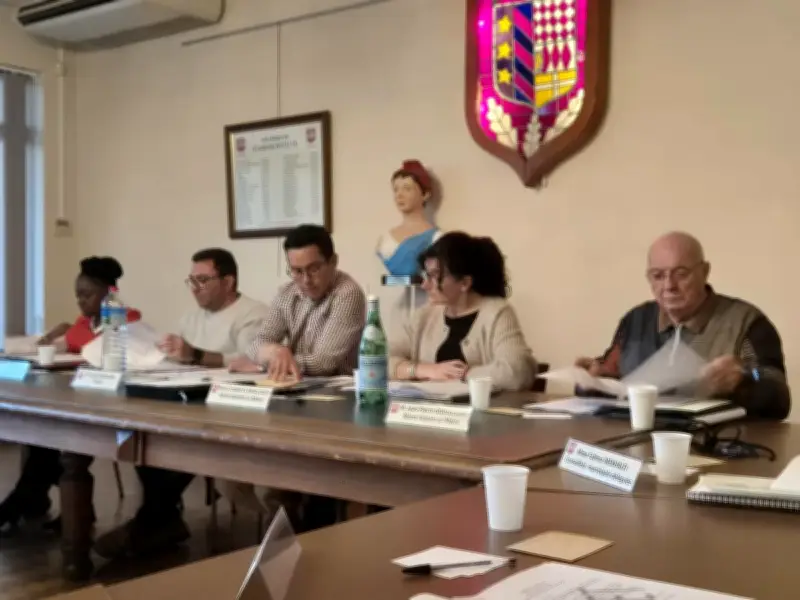 Casseneuil réduit de 22,68% les indemnités des élus pour financer une conseillère et l'été