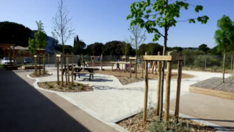 Castillon-du-Gard : des cours d'école végétalisées conçues avec les enfants