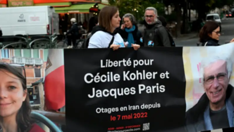 Cécile Kohler et Jacques Paris libérés d'Iran et en route vers la France