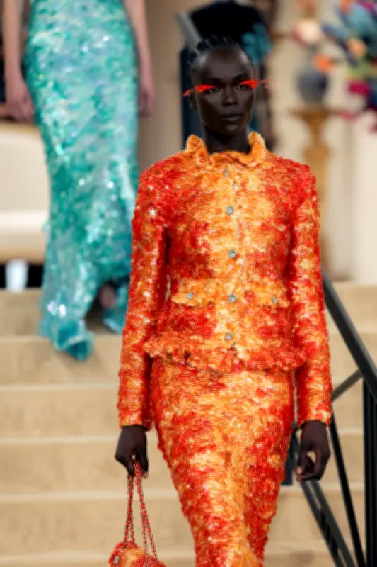 Chanel Cruise 2026 : Matthieu Blazy réenchante les sirènes à Biarritz