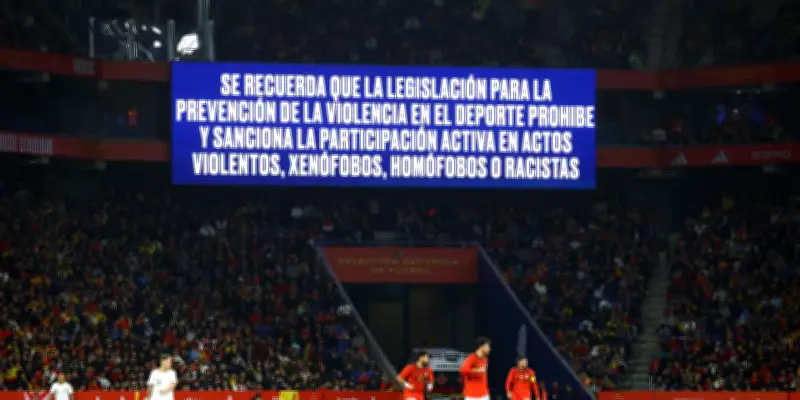 Chants racistes lors d'Espagne-Égypte : enquête ouverte, une honte pour le gouvernement