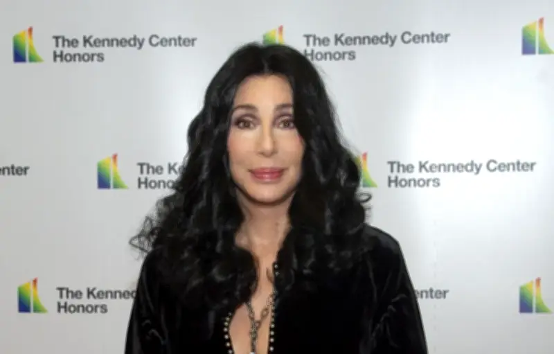 Cher découvre à 79 ans qu'elle est grand-mère d'une adolescente de 15 ans