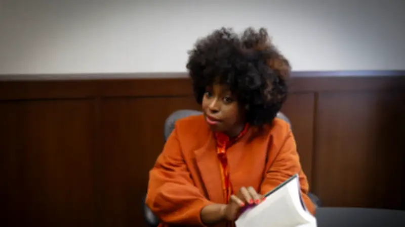 Chimamanda Ngozi Adichie accuse un hôpital du Lagos après la mort de son fils
