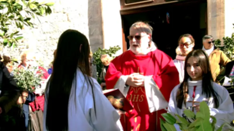Célébration des Rameaux à Anduze : Procession et messe à l'église Saint-Étienne