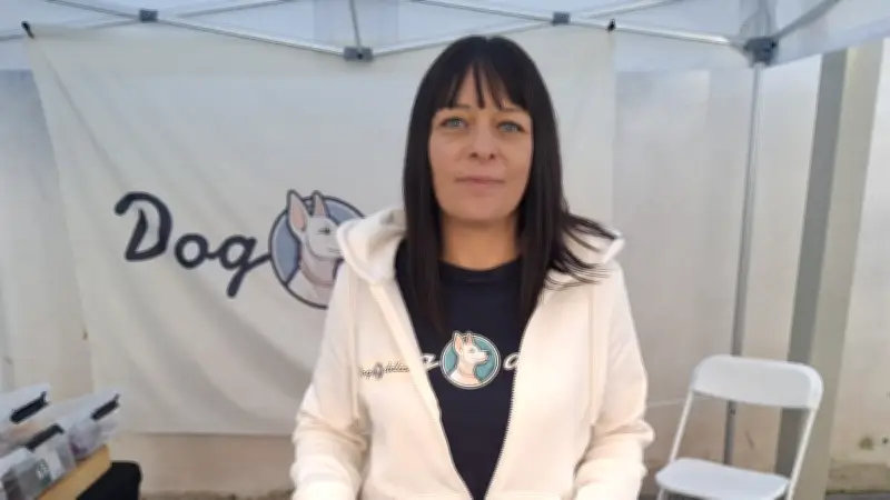 Céline Bazelaire lance Dog Délice, une marque de friandises saines pour chiens dans le Gard