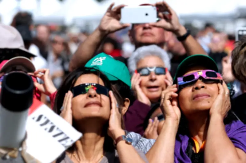 Éclipse solaire du 12 août 2026 : les astronomes alertent sur une pénurie de lunettes