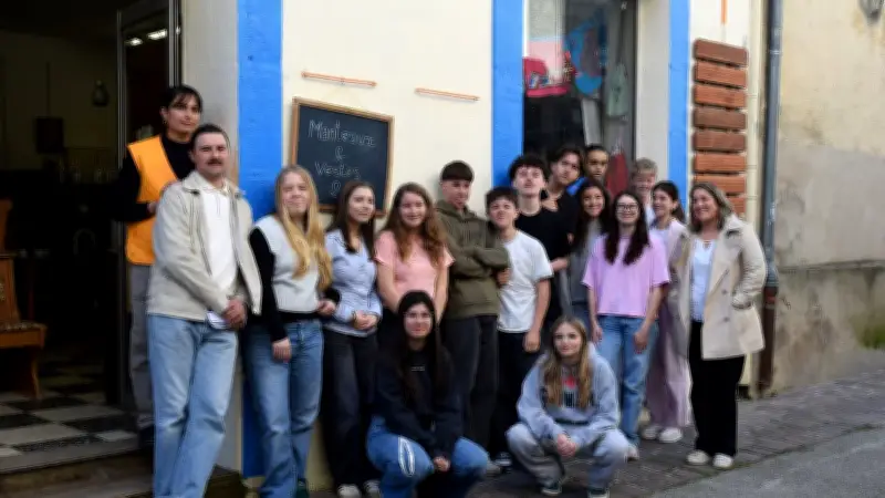 Collégiens contre la fast-fashion : découverte du recyclage textile à la recyclerie associative